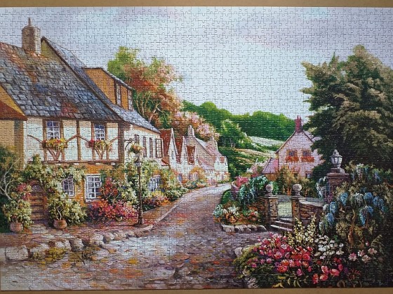 The Town by Carl Valente 2000 Pieces ( Art Puzzle )