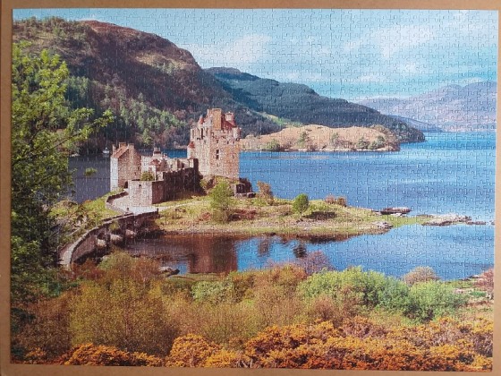 Eilean Donan Castle , Scotland , 2000 Pieces ( Castorland Puzzle )
